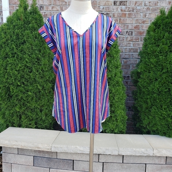 Express Striped Extended Shoulder V-neck Top M - Picture 2 of 6